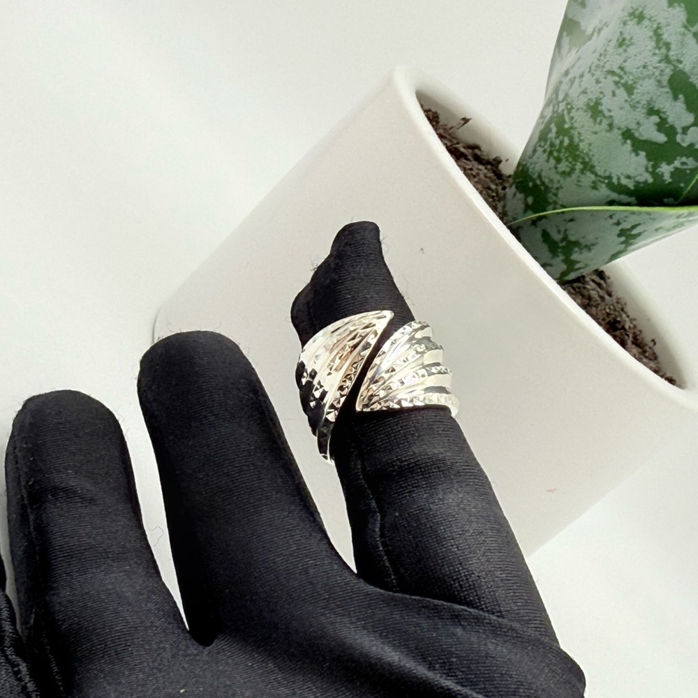 Silver Ring - Picture 11 of 11